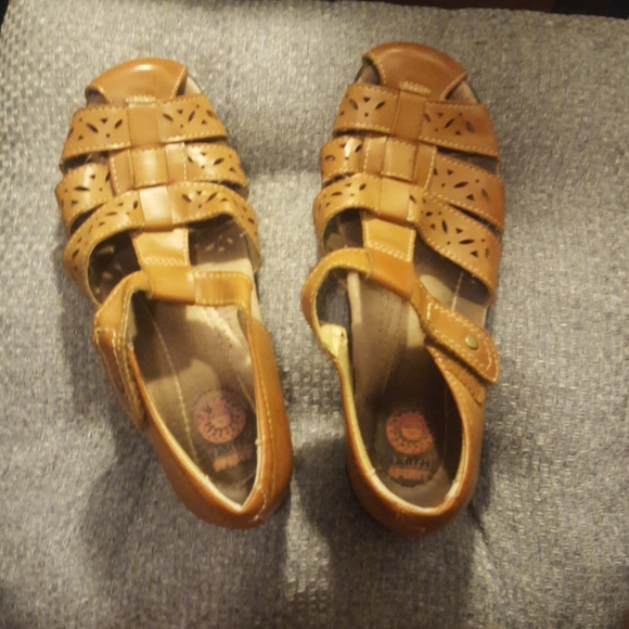 Sandals - Picture 1 of 3
